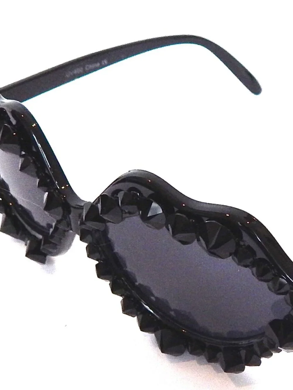 GASOLINE GLAMOUR DEVILS TONGUE HOT LIPS GLASSES 🖤🖤🖤